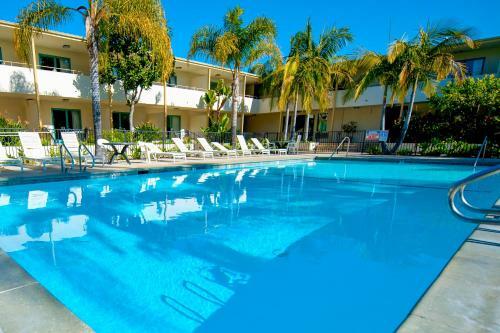 Hotel Lemon Tree Inn