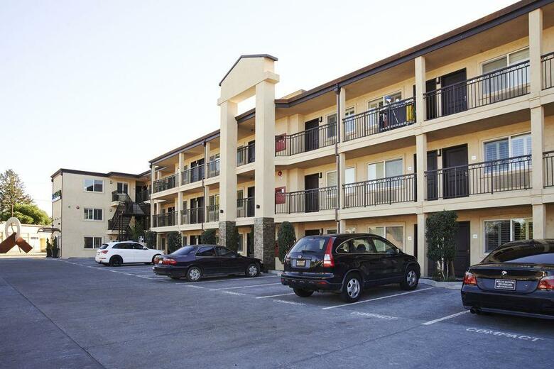 Hotel Azura