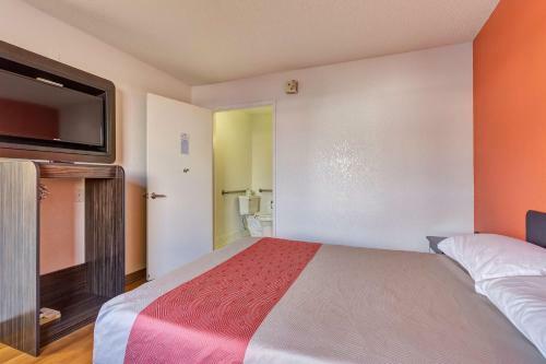 Motel 6 Santa Rosa South California