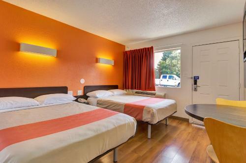 Motel 6 Santa Rosa South California