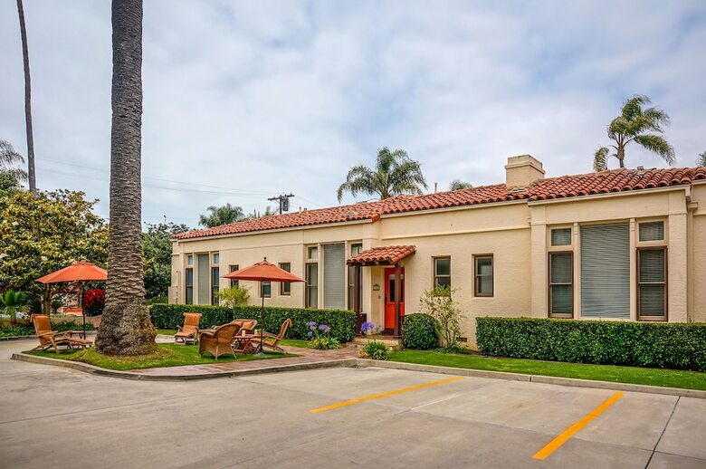 Posada Harbor House Inn