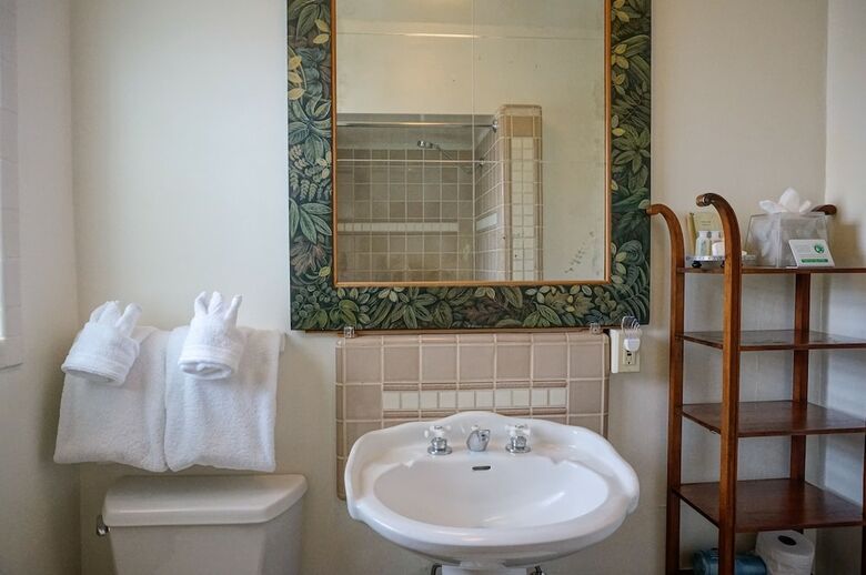 Posada Harbor House Inn