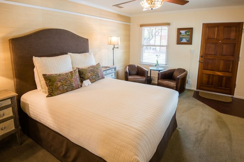Posada Harbor House Inn