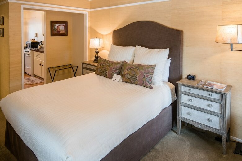 Posada Harbor House Inn