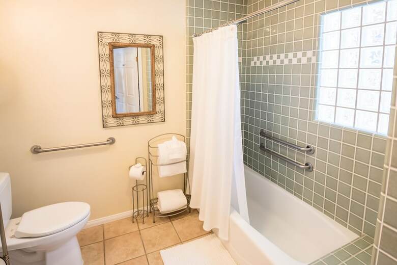 Posada Harbor House Inn