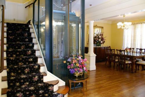 Hotel Nob Hill Inn