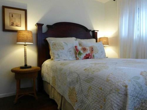 Redwood Hollow Cottages
