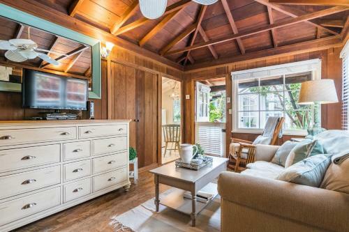 Redwood Hollow Cottages