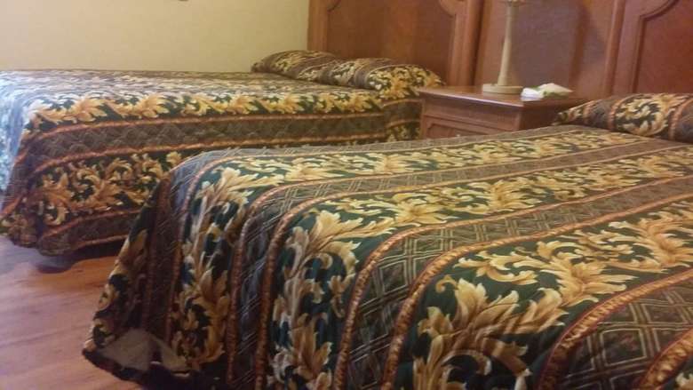 Albergue El Capitan Hotel