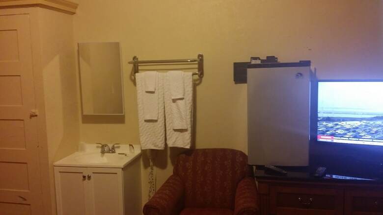 Albergue El Capitan Hotel