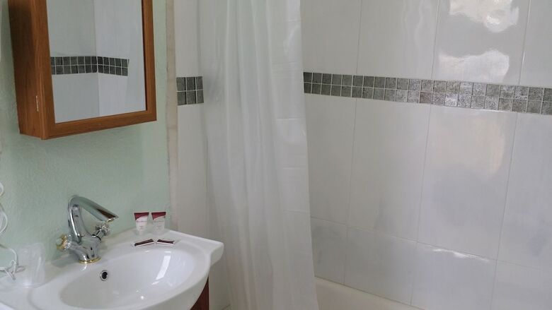 Albergue El Capitan Hotel