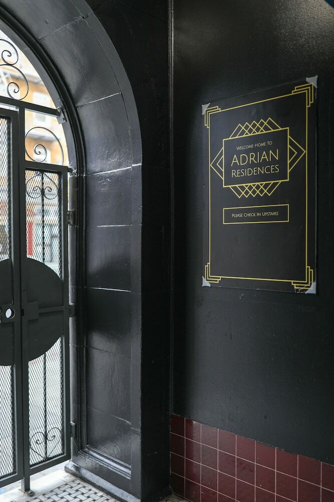 Hotel The Adrian