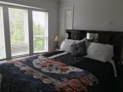 Hostal White House Bed And Breakfast