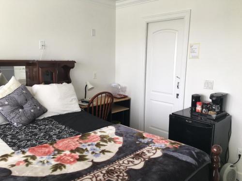 Hostal White House Bed And Breakfast