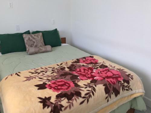 Hostal White House Bed And Breakfast