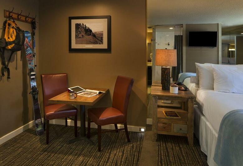 Postmarc Hotel And Spa Suites