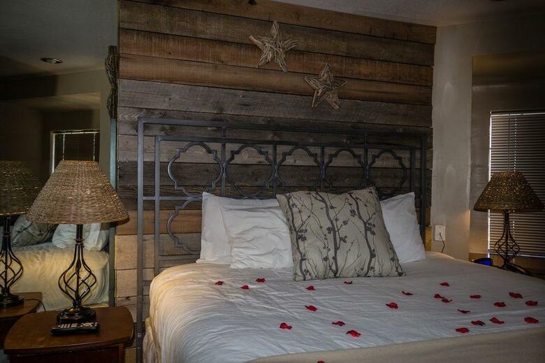 Postmarc Hotel And Spa Suites