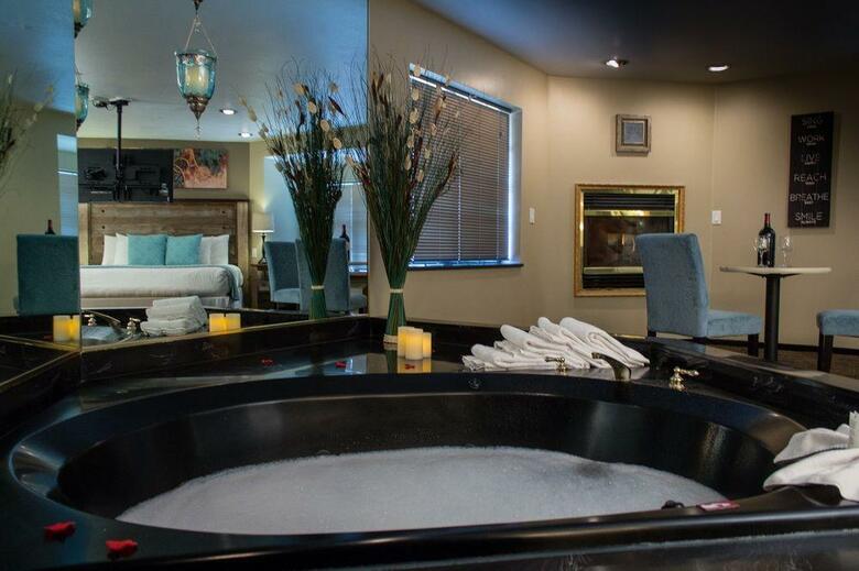 Postmarc Hotel And Spa Suites