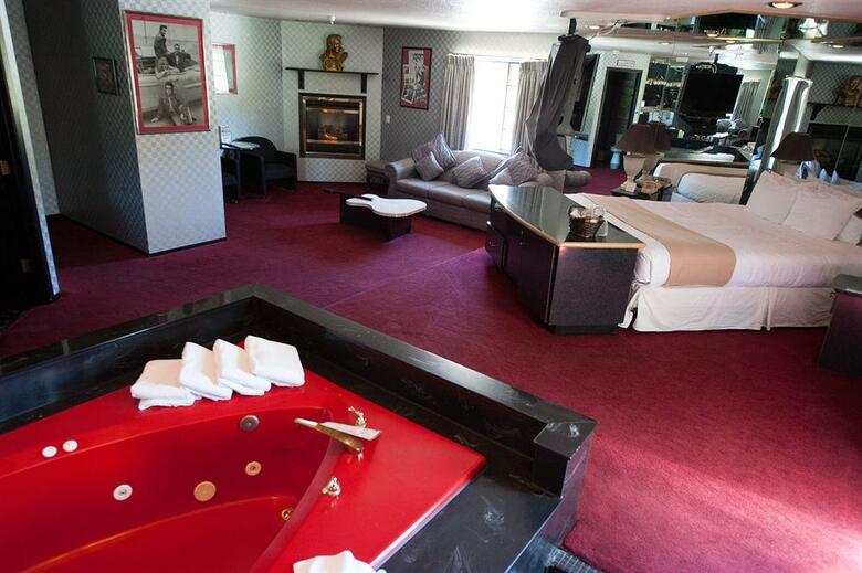 Postmarc Hotel And Spa Suites