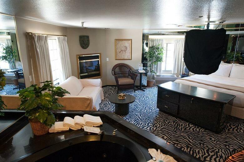 Postmarc Hotel And Spa Suites