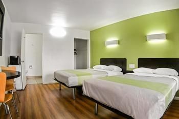 Motel 6 Visalia