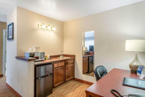 Hotel Comfort Inn Central Weed