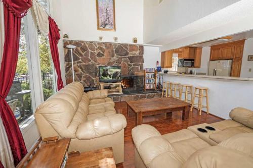 2074 Traverse Court
