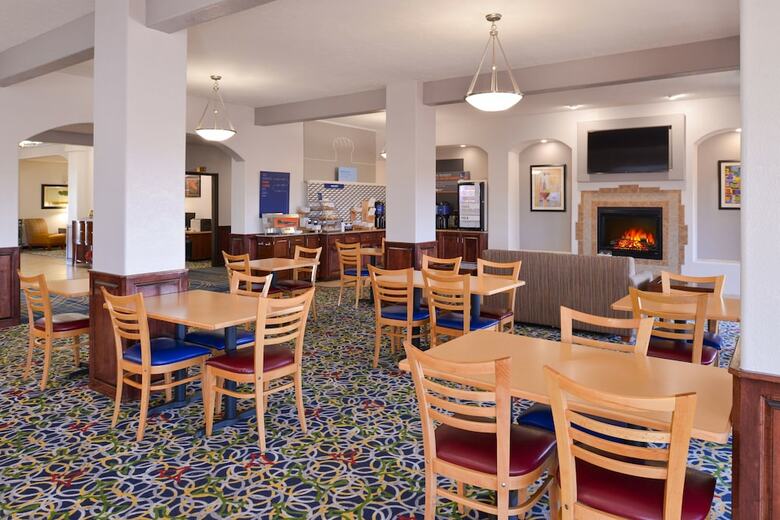 Holiday Inn Express Hotel & Suites Alamosa