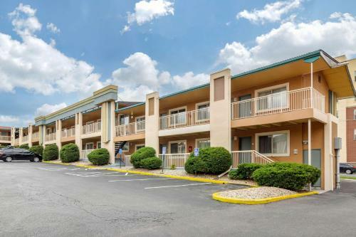 Hotel Super 8 Midtown
