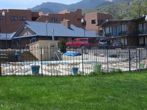 Silver Saddle Motel