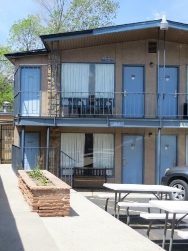 Silver Saddle Motel