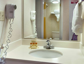 Hotel Days Inn & Suites West/golden