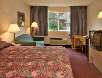 Hotel Days Inn & Suites West/golden