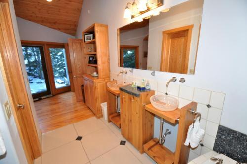 East Streamside Circle Holiday Home