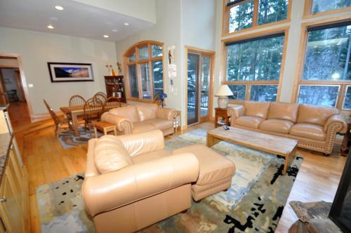 East Streamside Circle Holiday Home