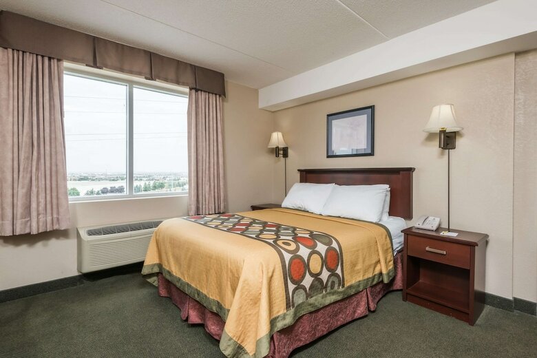 Hotel Super 8 Mississauga