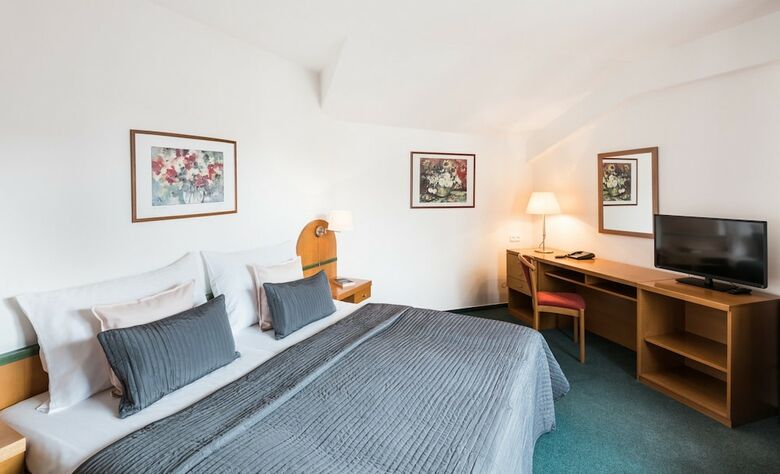 Hotel Troja