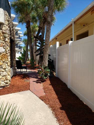 Posada Flamingo Inn Beachfront - Daytona Beach
