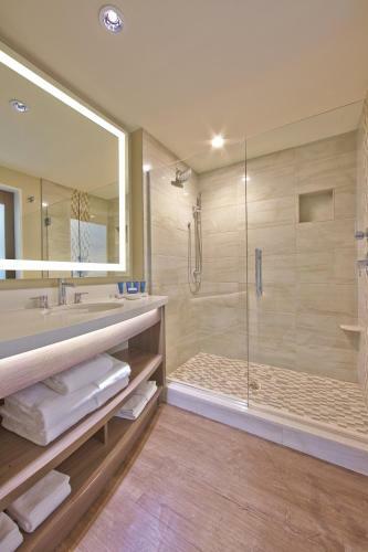 Hotel Opal Sands