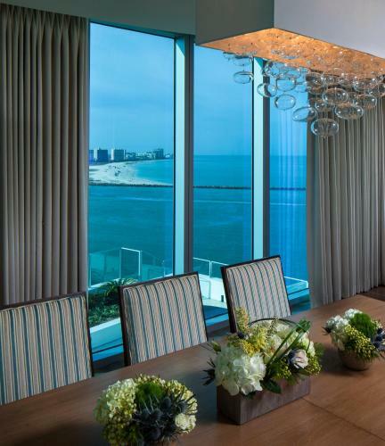 Hotel Opal Sands