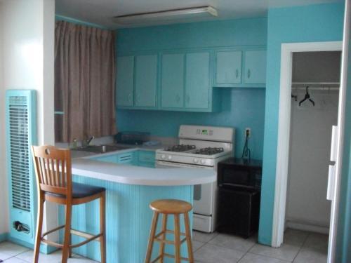 Shore Winds Motel