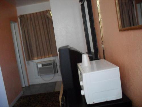 Shore Winds Motel