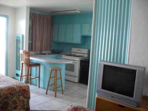 Shore Winds Motel