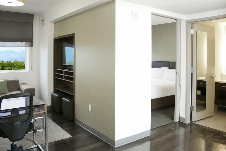 Hotel Element Miami Doral
