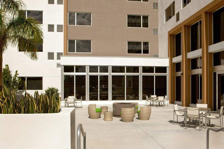 Hotel Element Miami Doral
