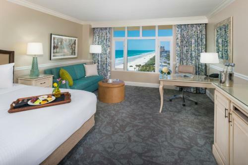 Hotel The Shores Resort & Spa