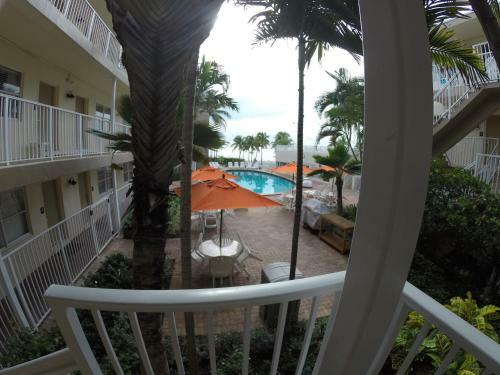 Hotel Silver Seas Beach Resort