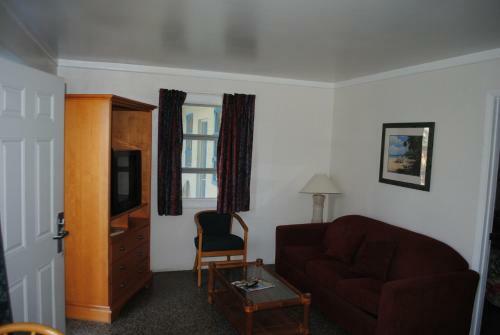 Hotel Dockside Inn & Resort