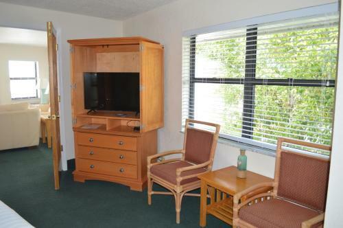 Hotel Dockside Inn & Resort