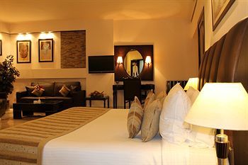 Shanti Palace Hotel